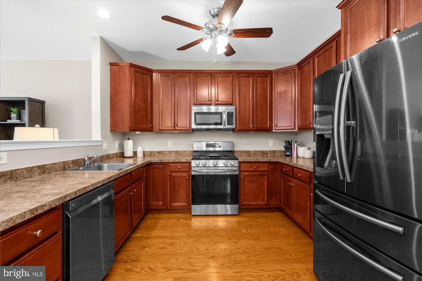 3943 Palmer Court photo 5