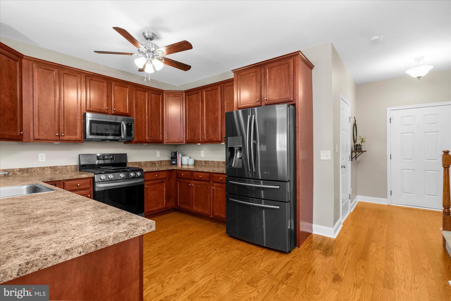 3943 Palmer Court photo 6