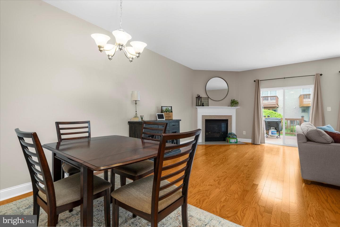 3943 Palmer Court photo 8