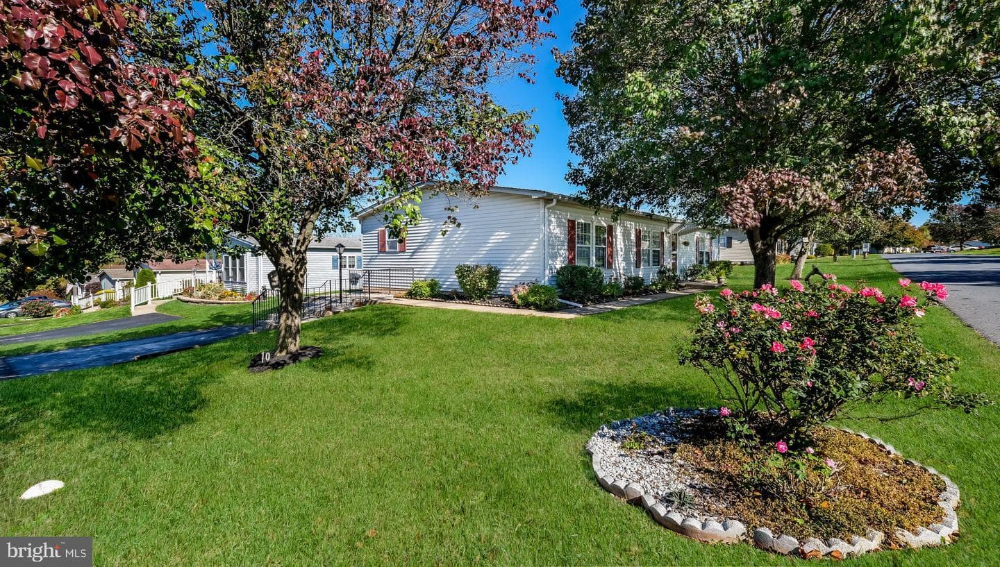 10 Bentwood Ct W photo 4