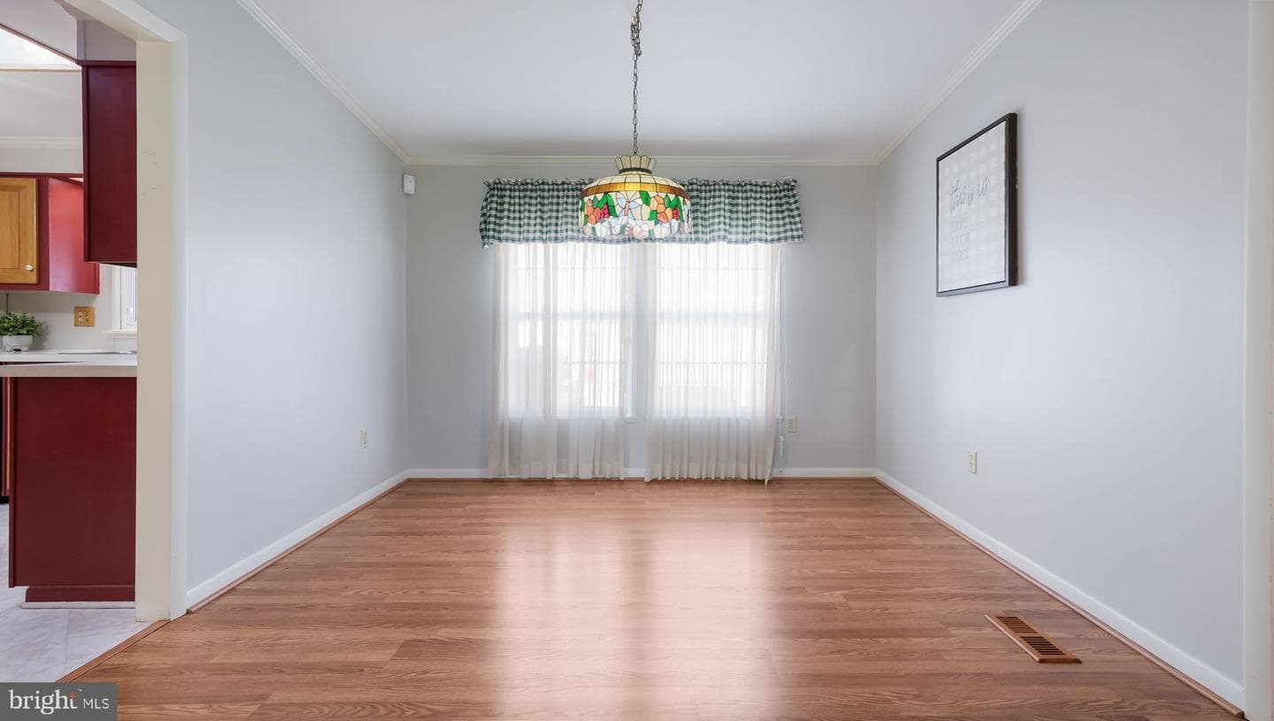 10 Bentwood Ct W photo 9