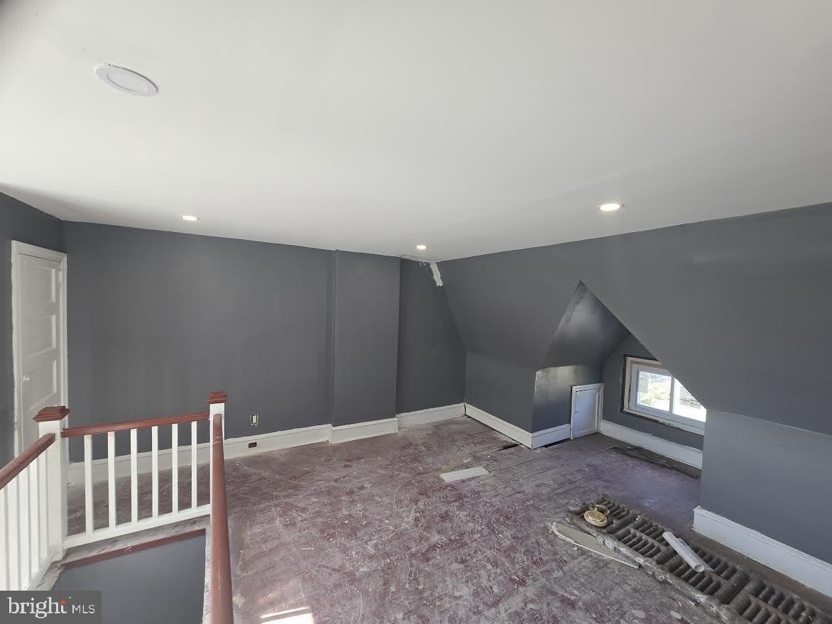 242 E Jacoby Street photo 33