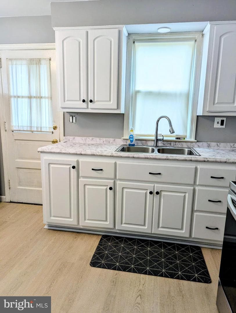 1215 N Franklin Street photo 3
