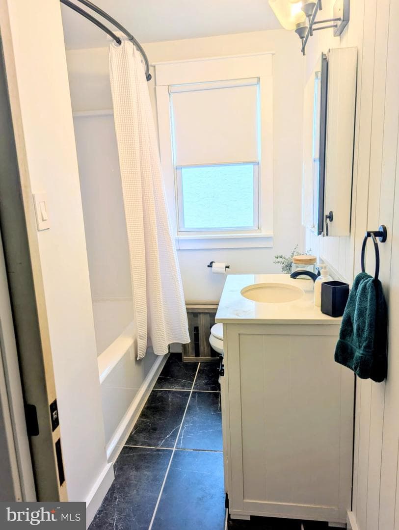 1215 N Franklin Street photo 6