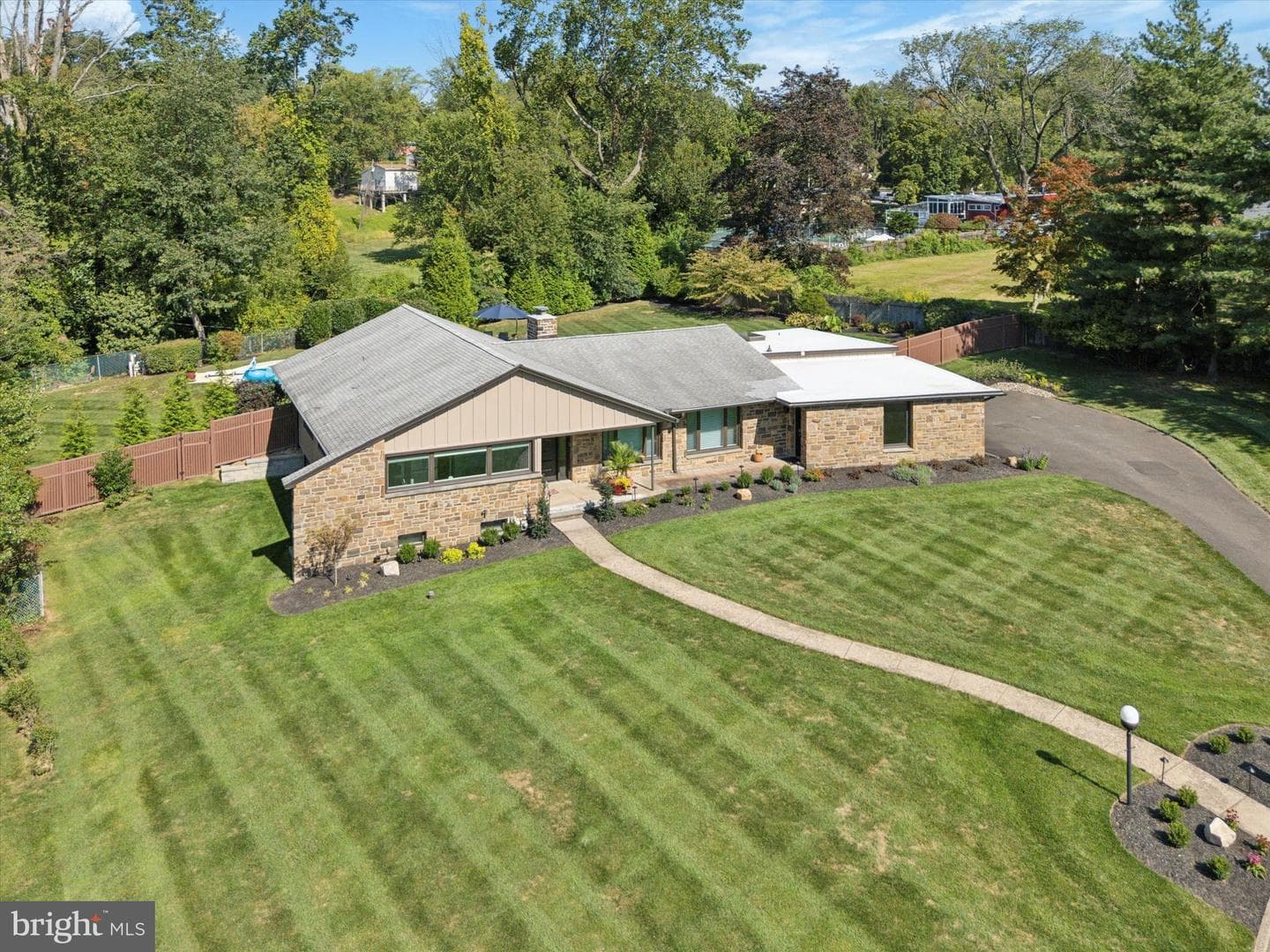 1641 Chattin Road photo 2