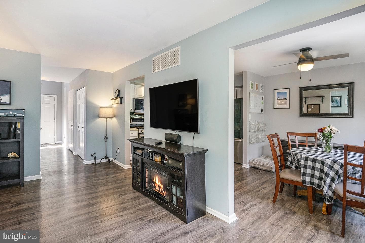 100 Anjou Court photo 11