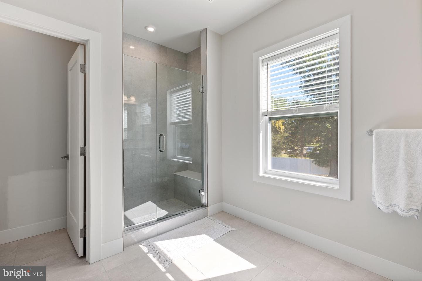 662 Levering Street photo 15