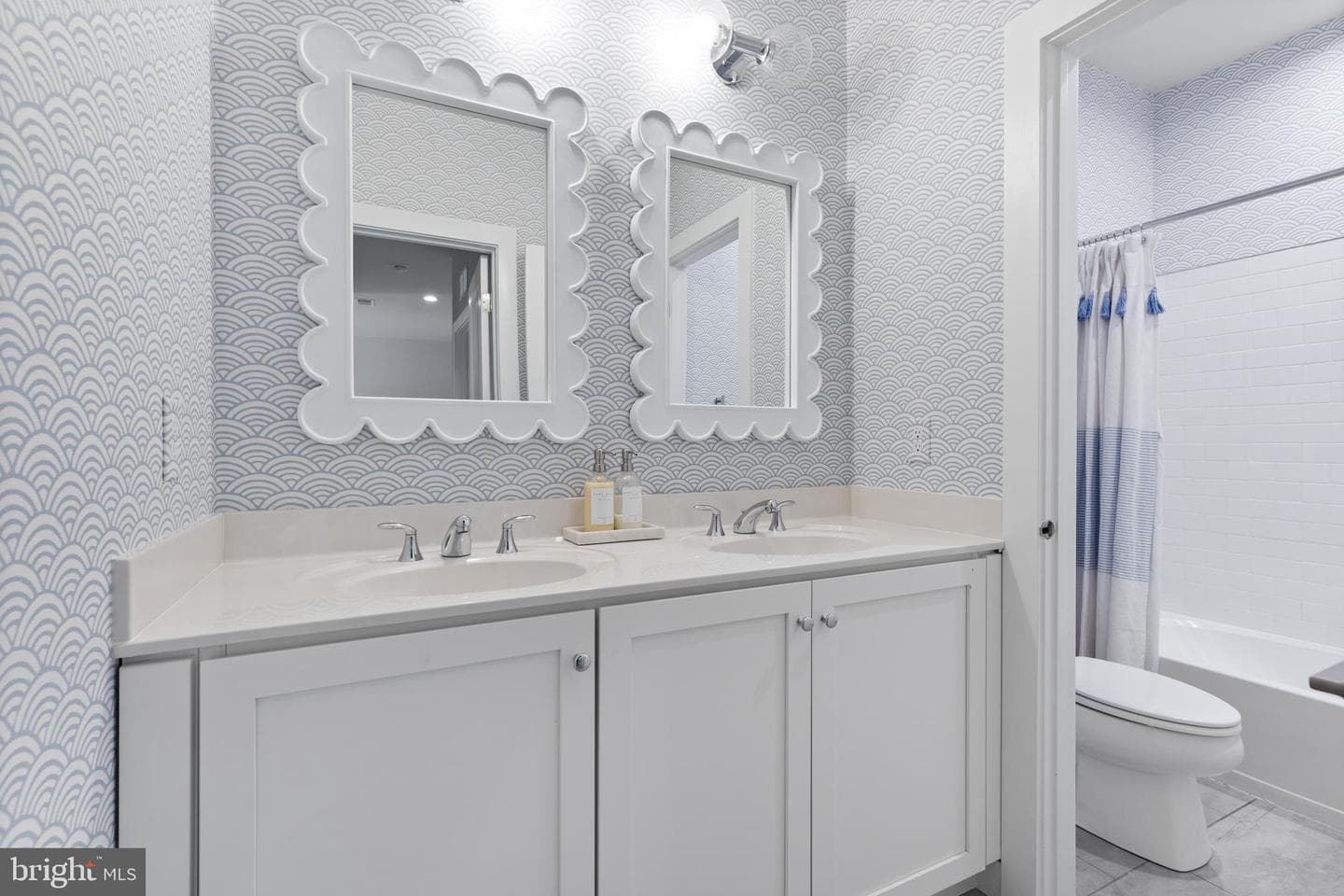 662 Levering Street photo 20