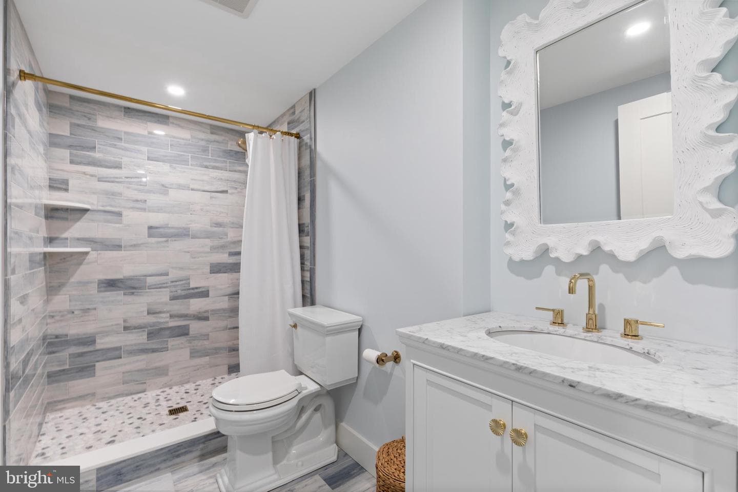 662 Levering Street photo 25