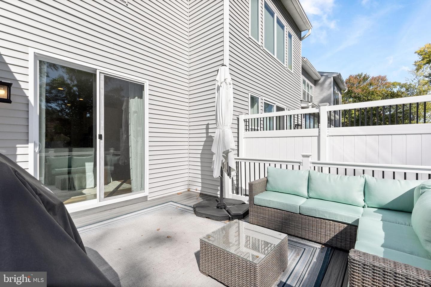662 Levering Street photo 28