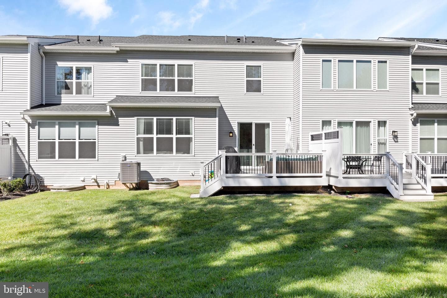662 Levering Street photo 29
