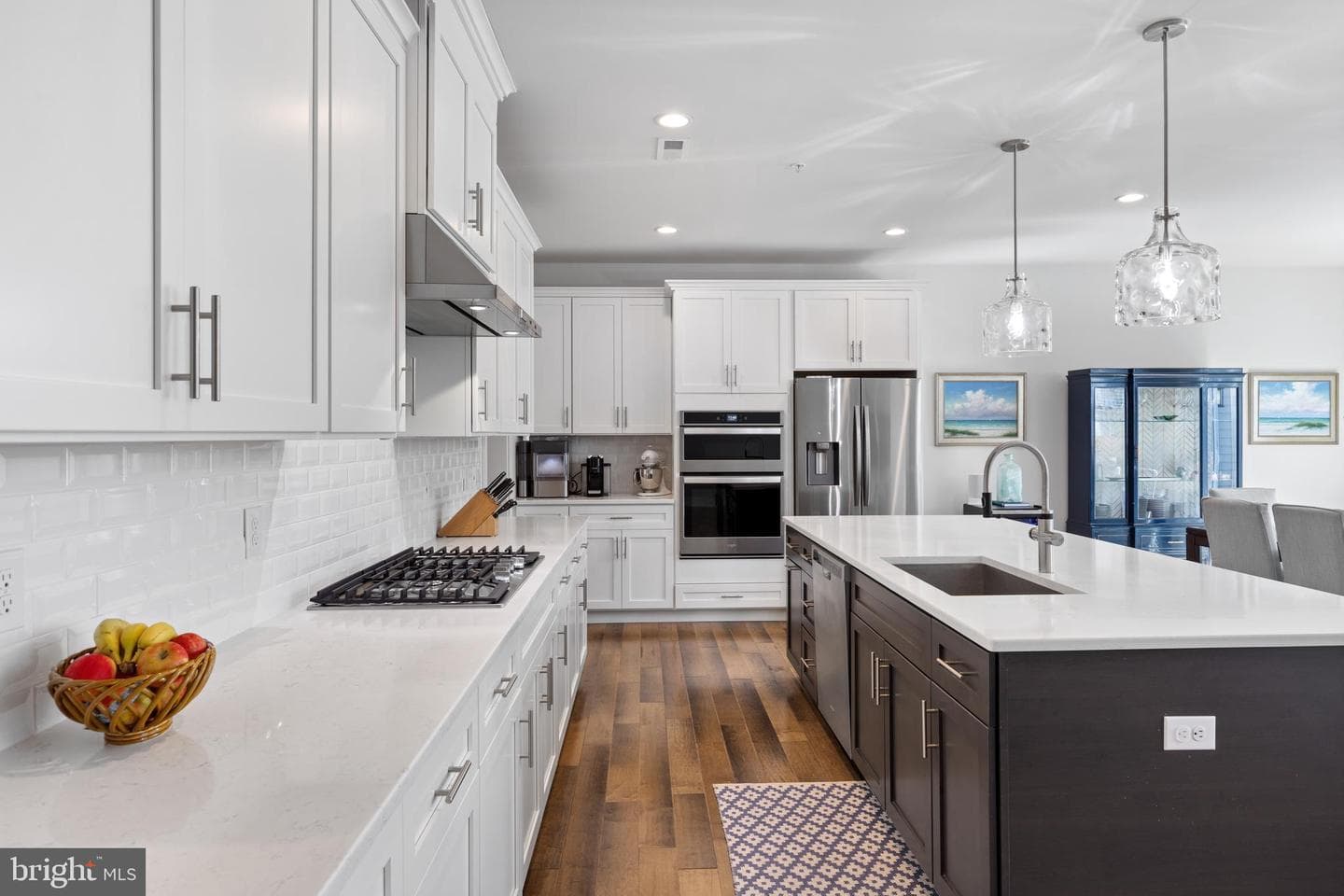 662 Levering Street photo 3
