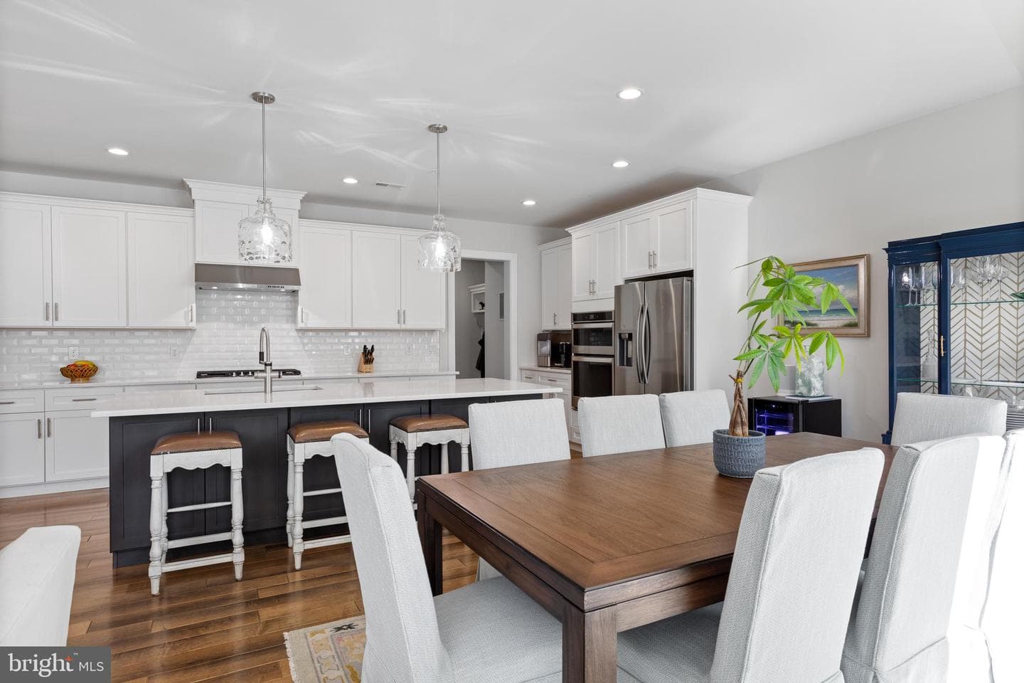 662 Levering Street photo 5
