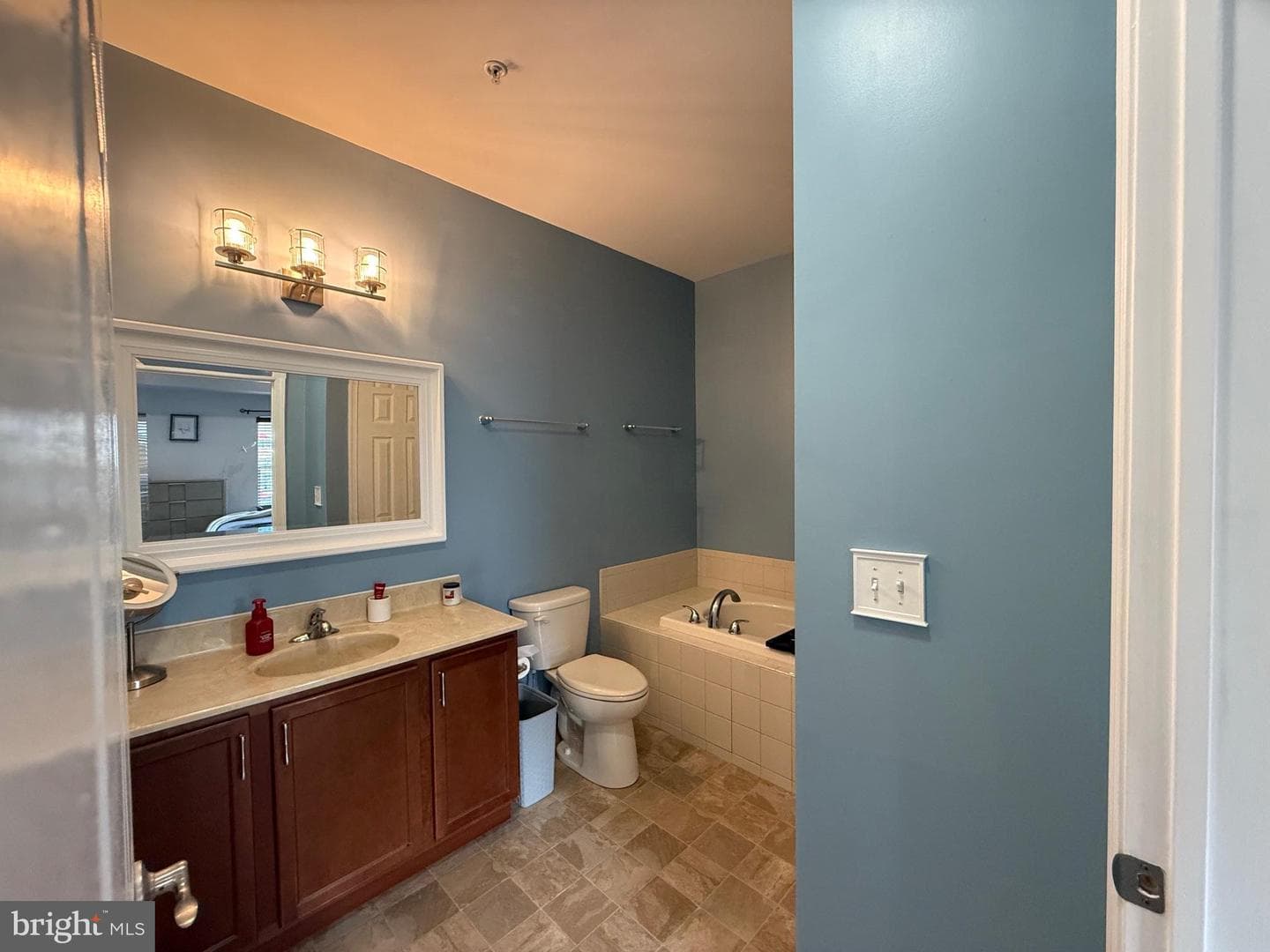 2112 Glenhaven Way photo 10