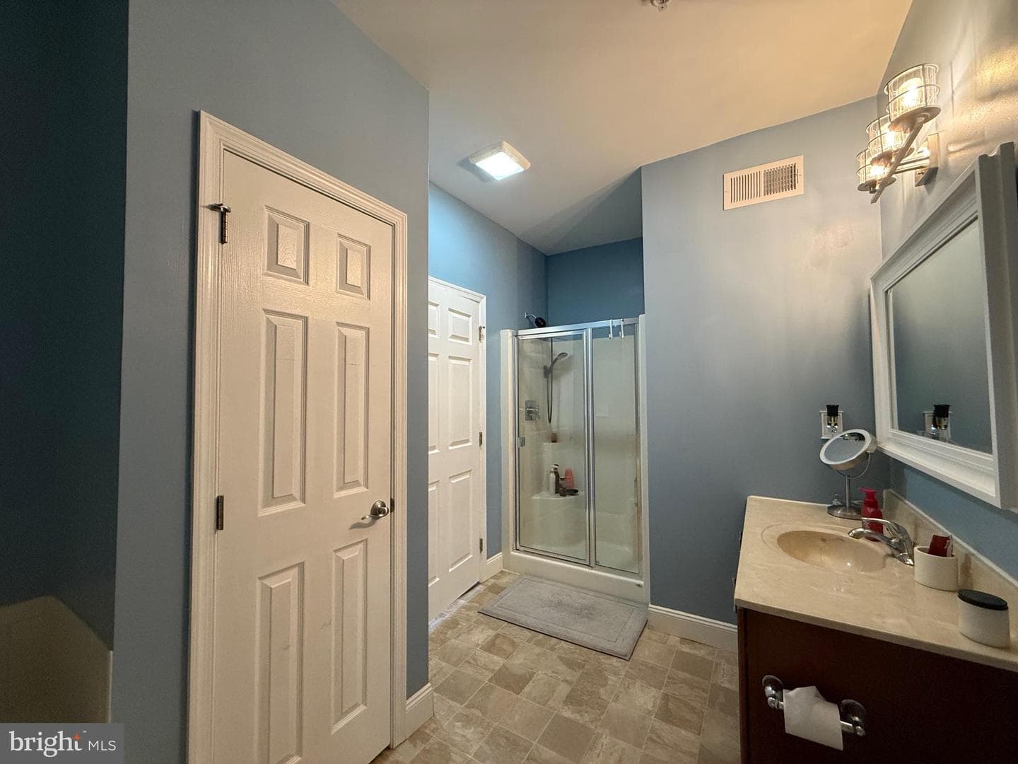 2112 Glenhaven Way photo 11