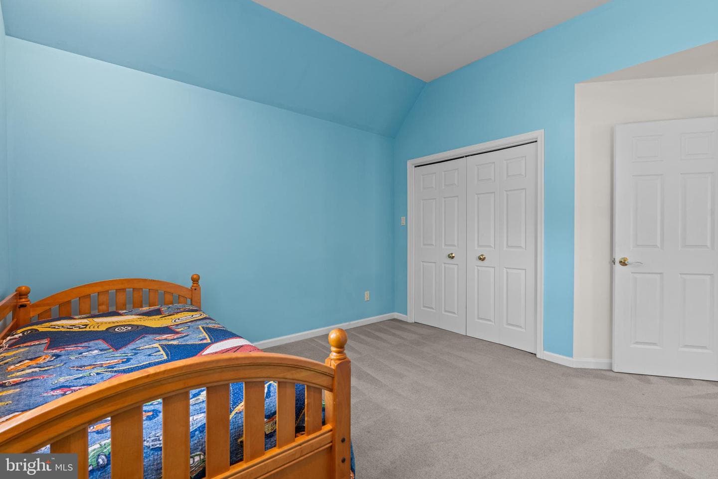 681 Kingswood Vale photo 38