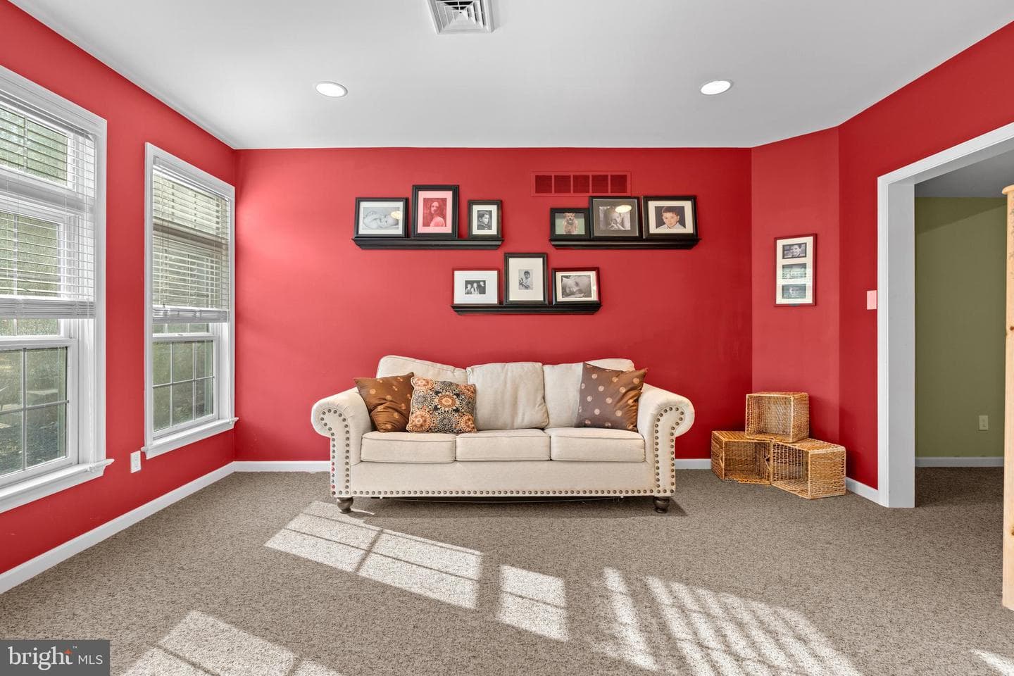 681 Kingswood Vale photo 48