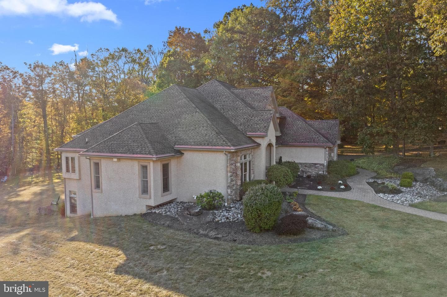 681 Kingswood Vale photo 6