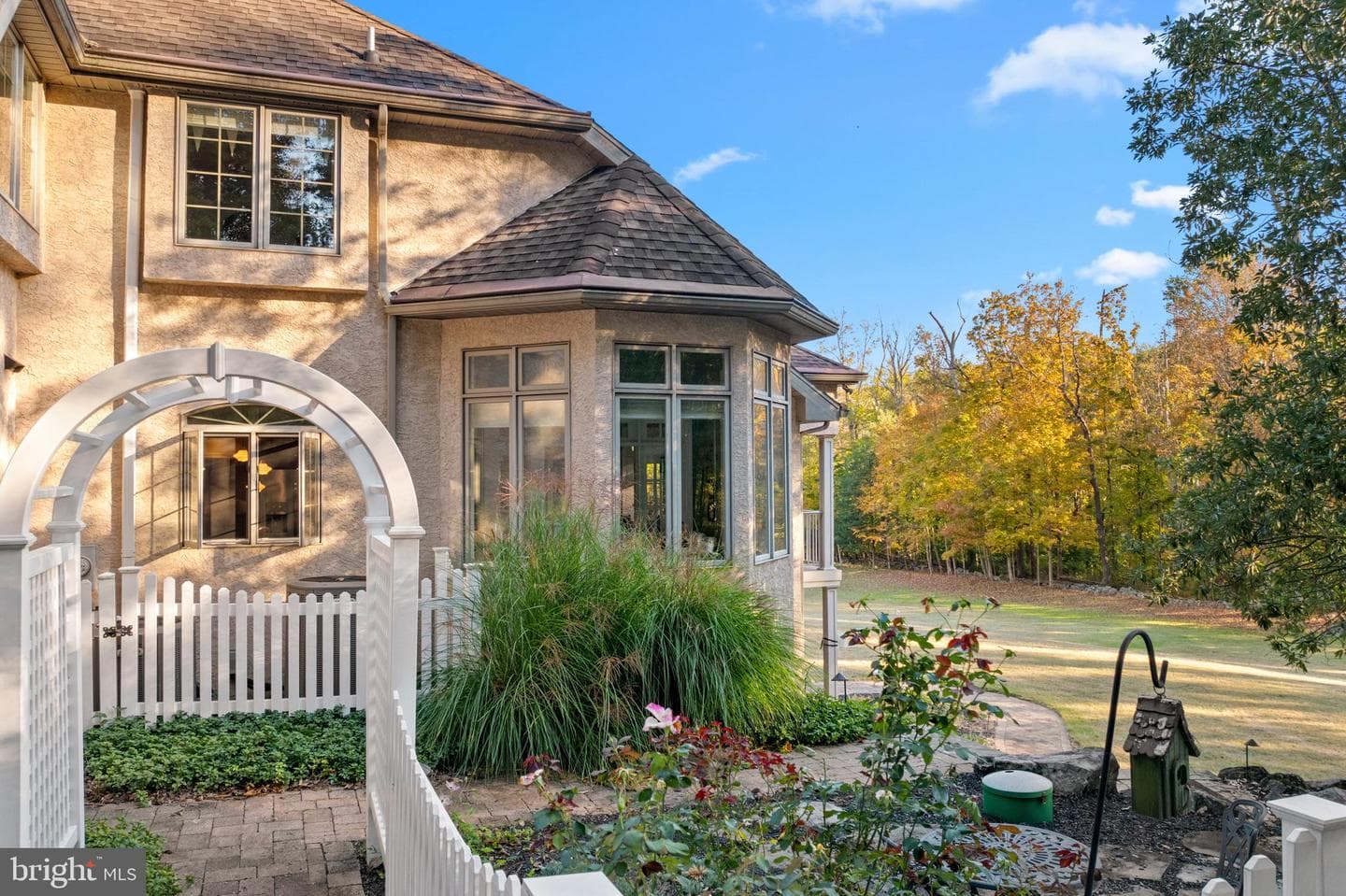 681 Kingswood Vale photo 8