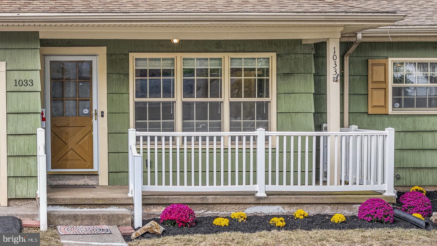 1033 Pine Street photo 3