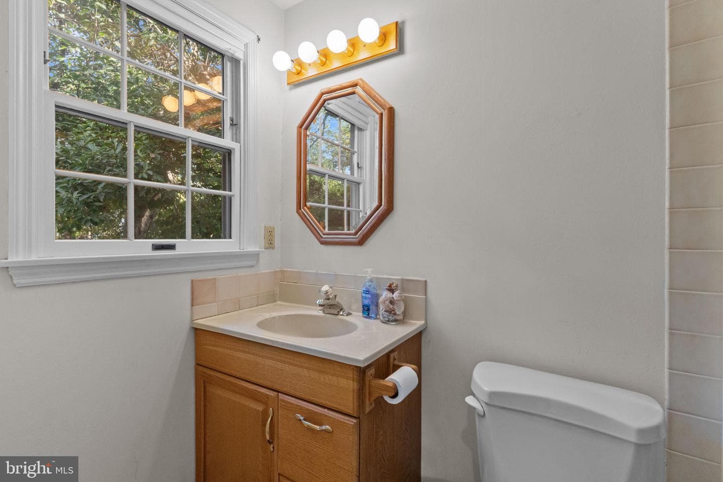154 Greenwood Avenue photo 11