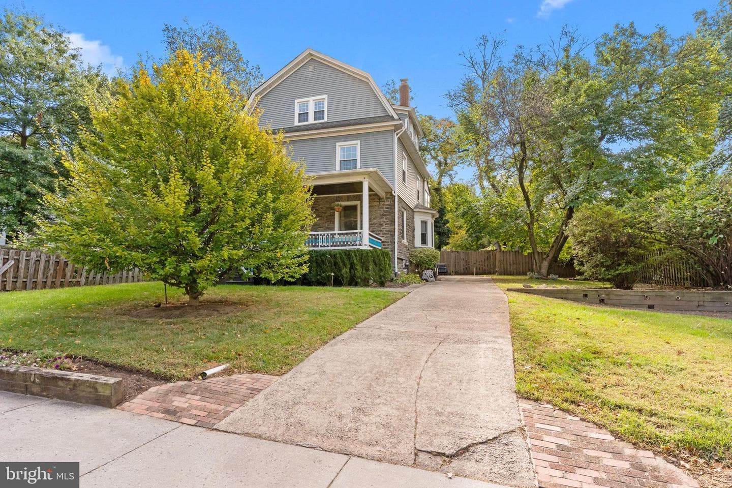 154 Greenwood Avenue photo 2