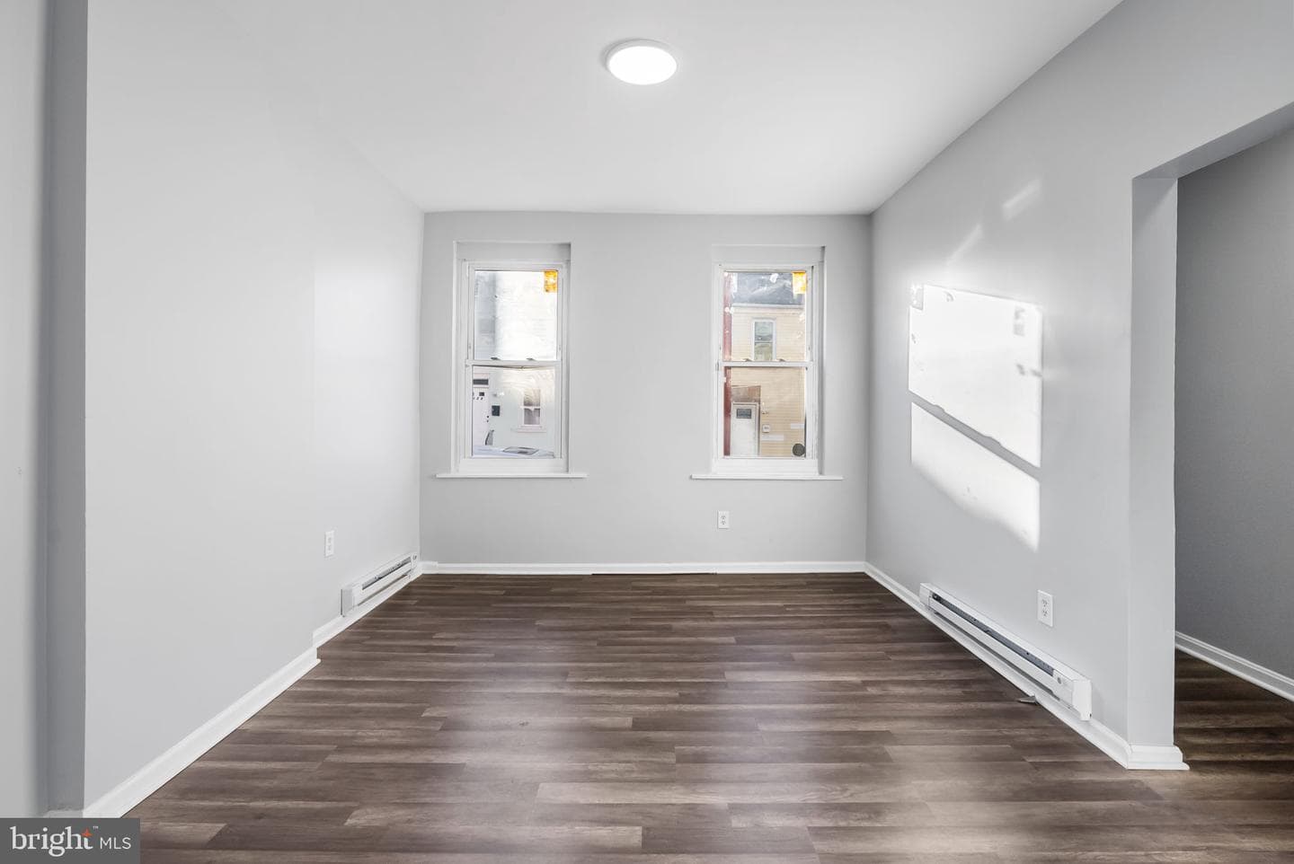 1055 Willow Street photo 4