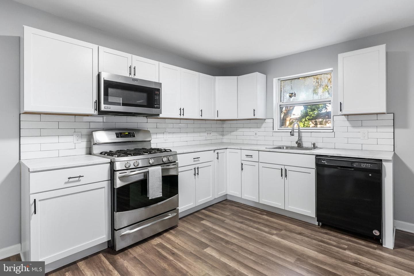 1055 Willow Street photo 9