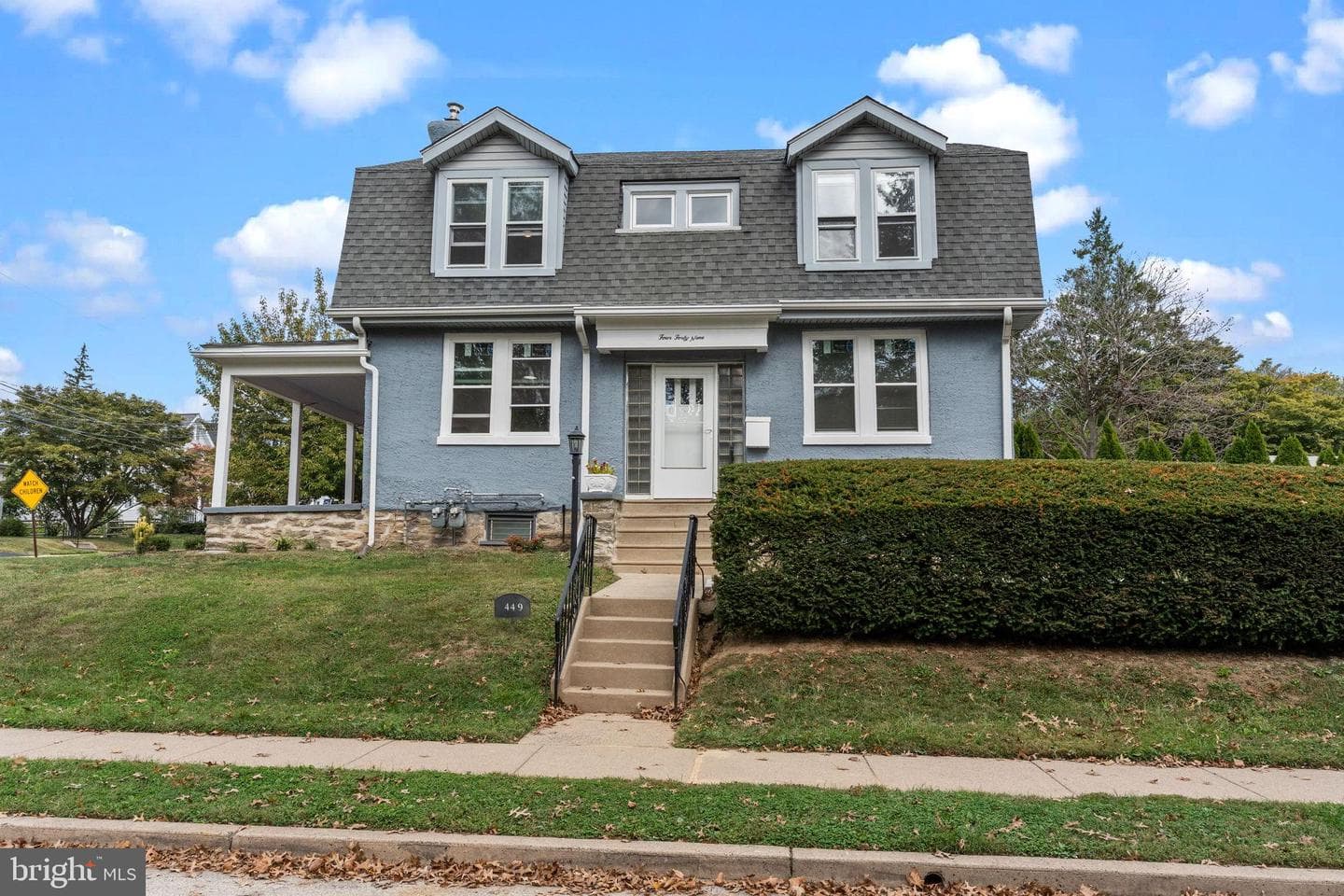 449 Roslyn Avenue photo 1