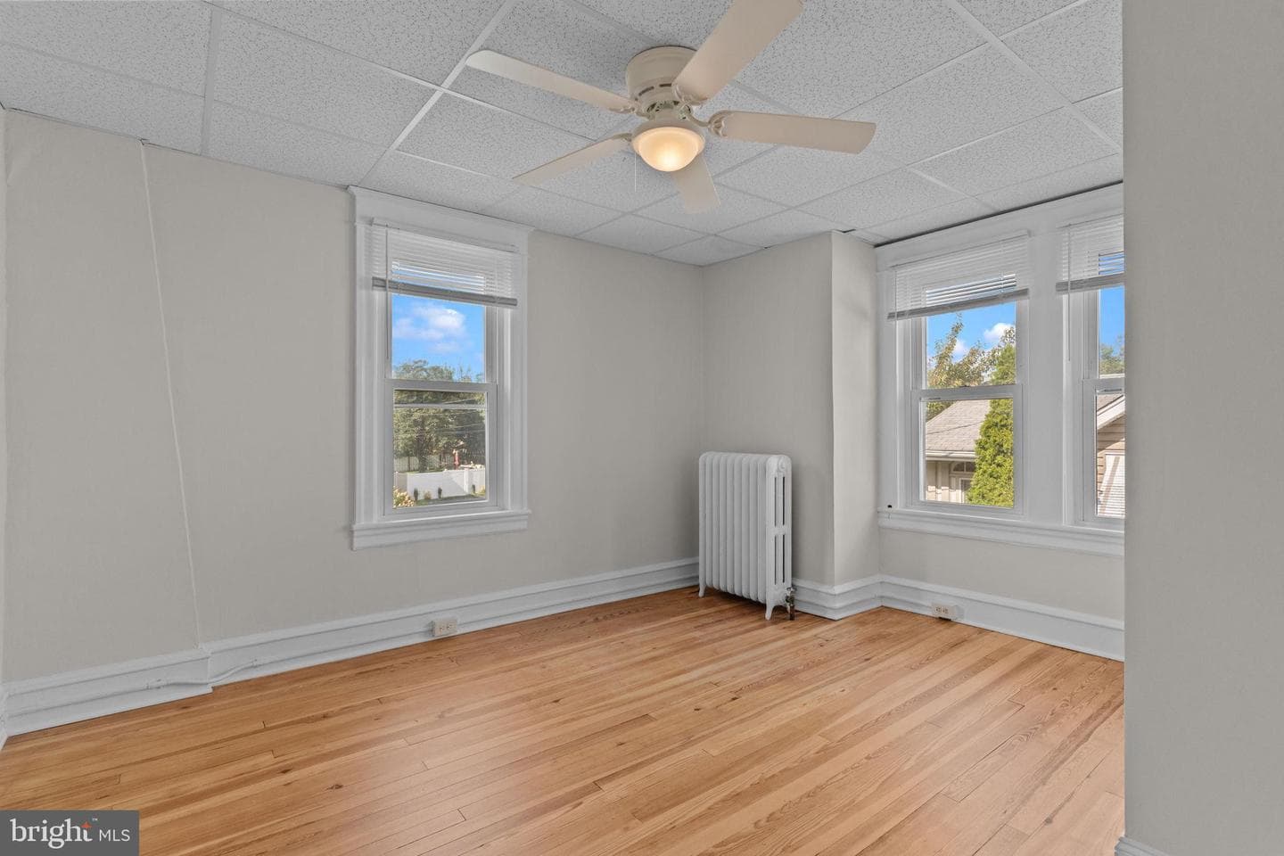449 Roslyn Avenue photo 13