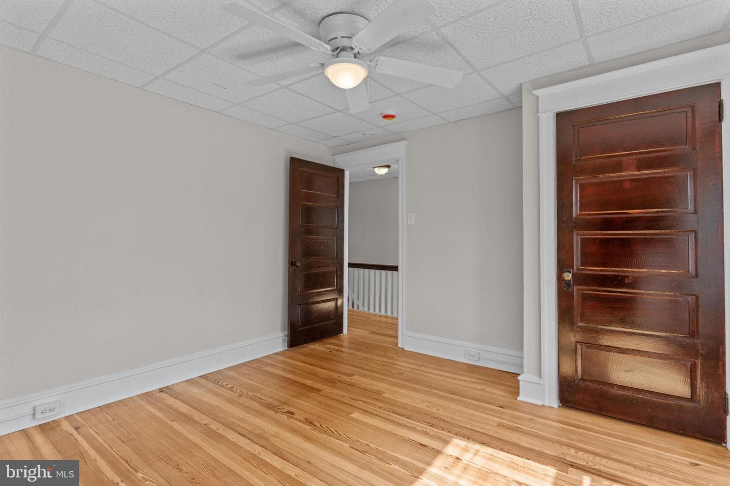 449 Roslyn Avenue photo 14