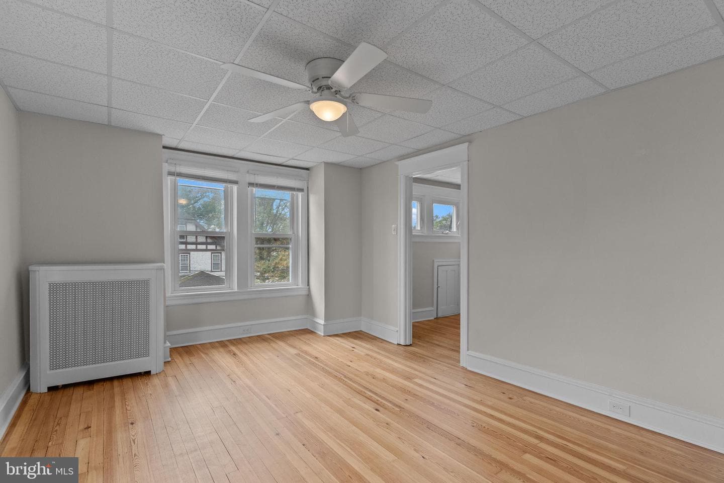 449 Roslyn Avenue photo 17