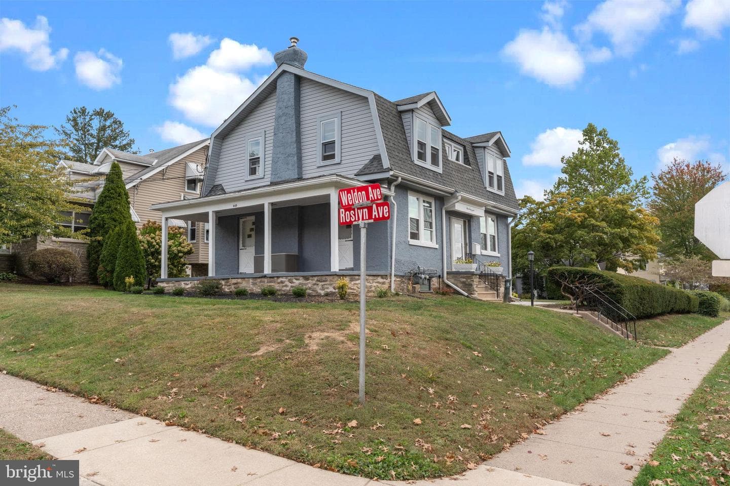 449 Roslyn Avenue photo 2