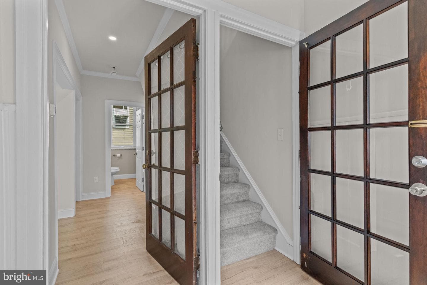 449 Roslyn Avenue photo 7