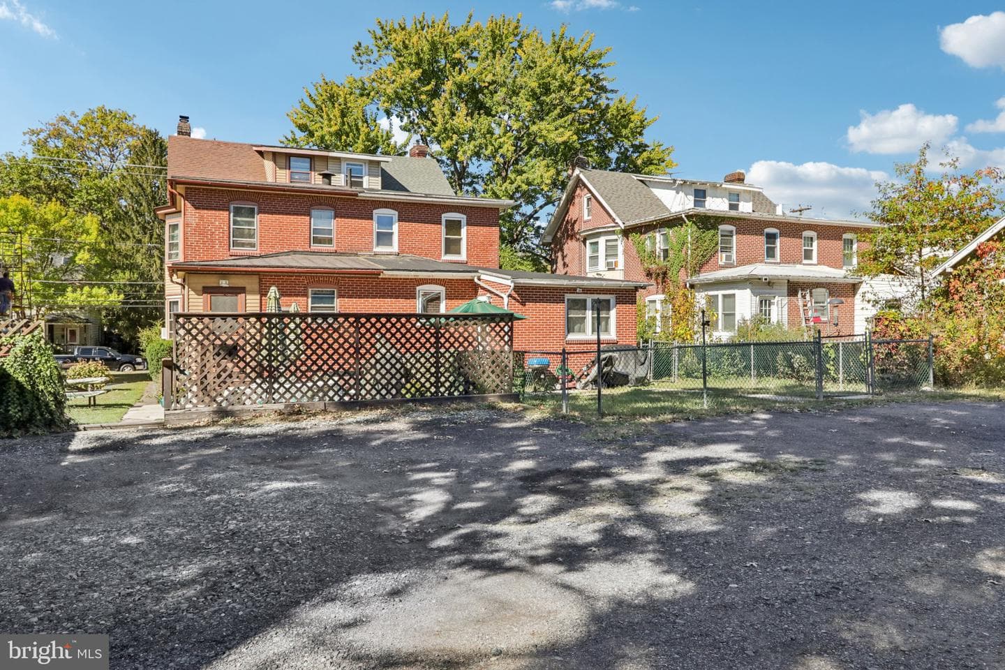 840 N Charlotte photo 40
