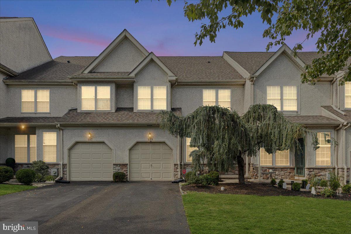229 Brookdale Court photo 1