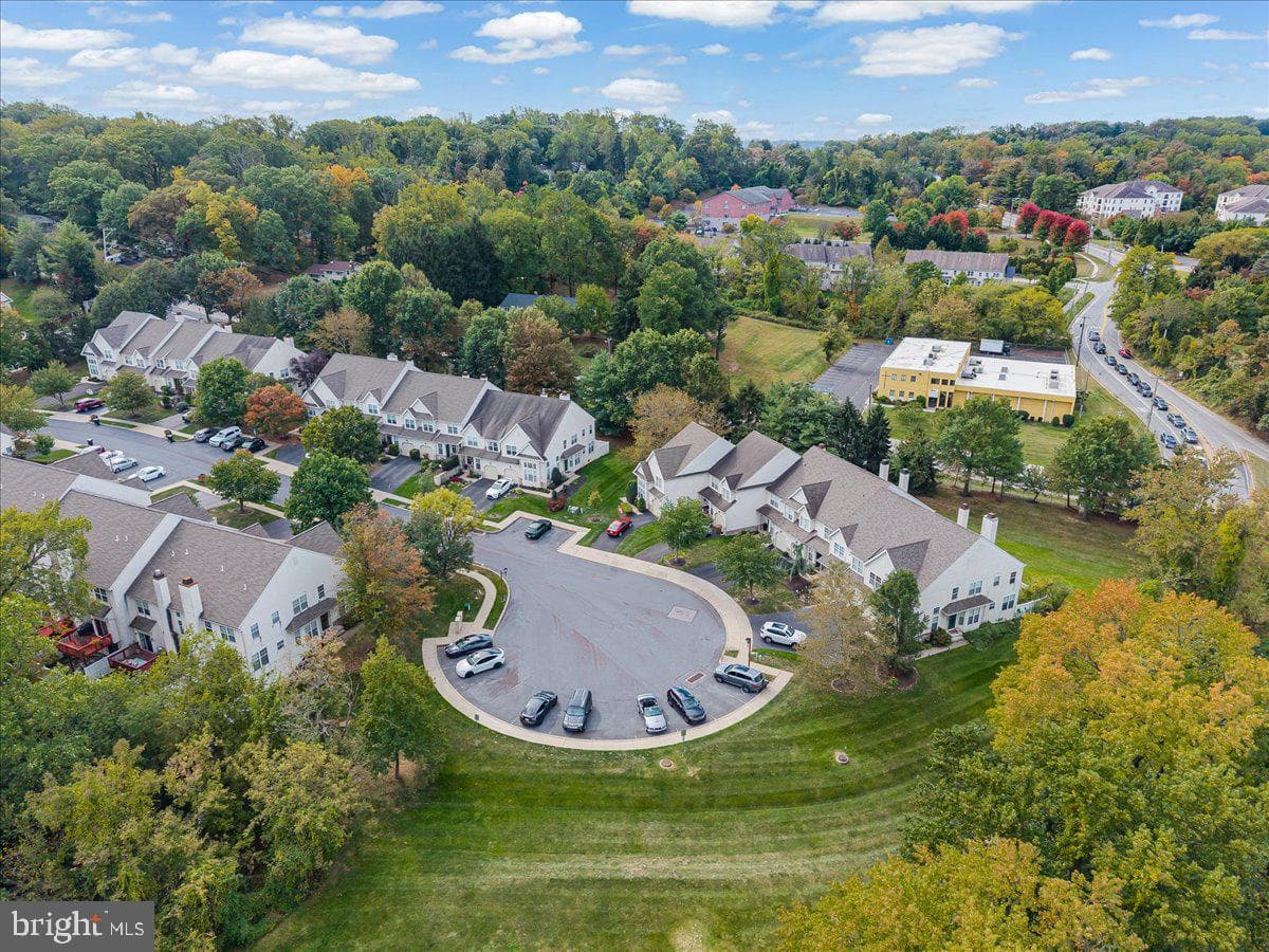 229 Brookdale Court photo 38
