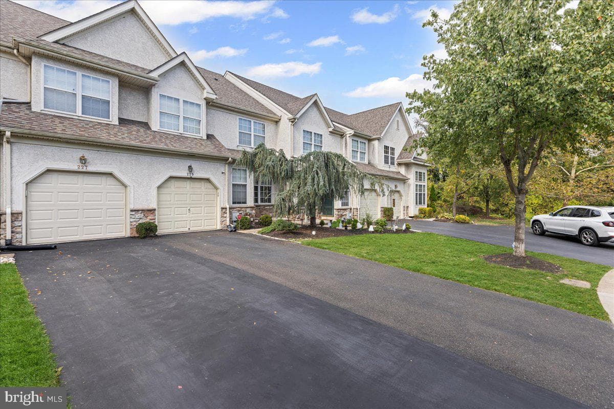 229 Brookdale Court photo 4