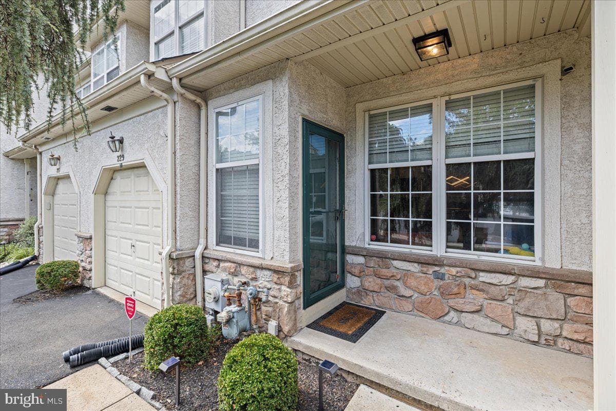 229 Brookdale Court photo 5