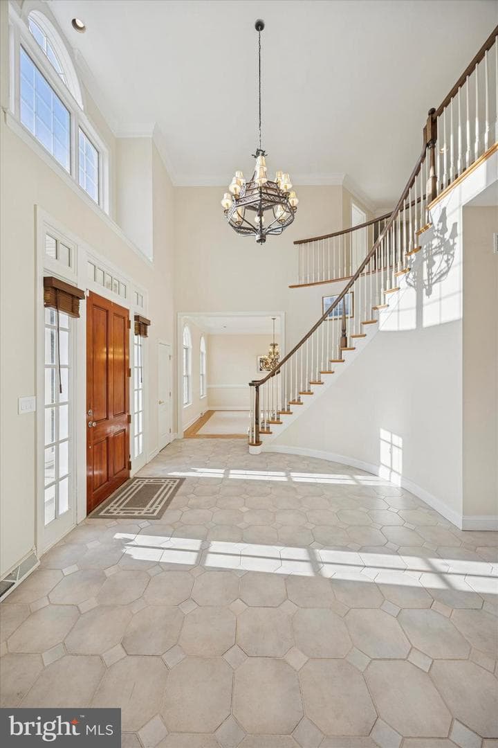 2501 Pond View Drive photo 12