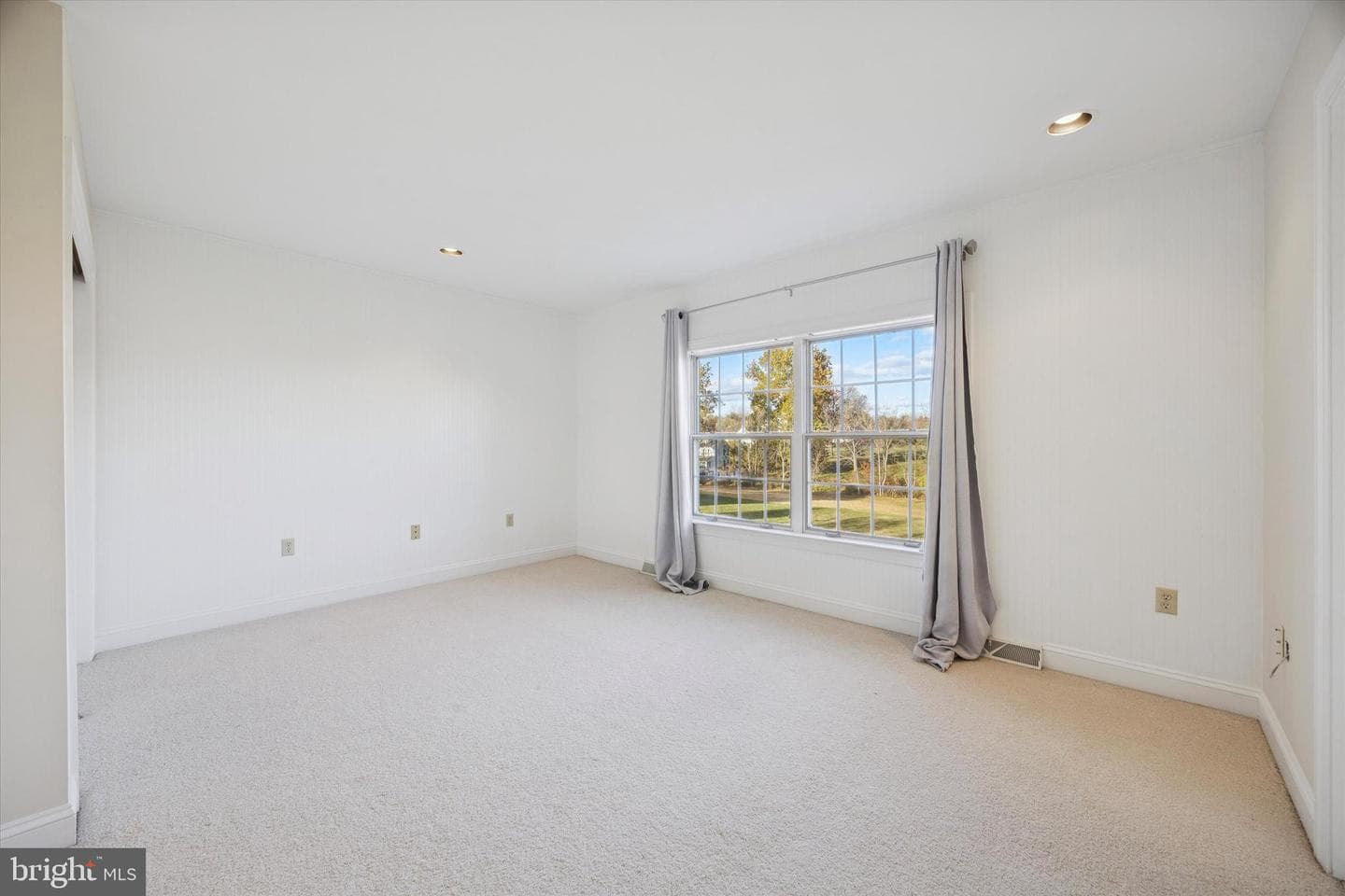 2501 Pond View Drive photo 46