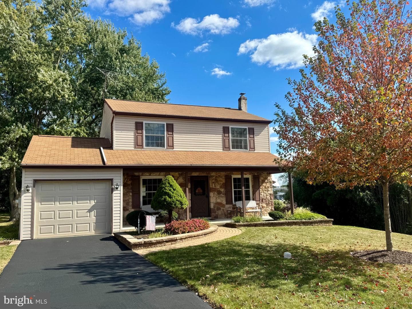 1036 Edgewood Drive photo 2