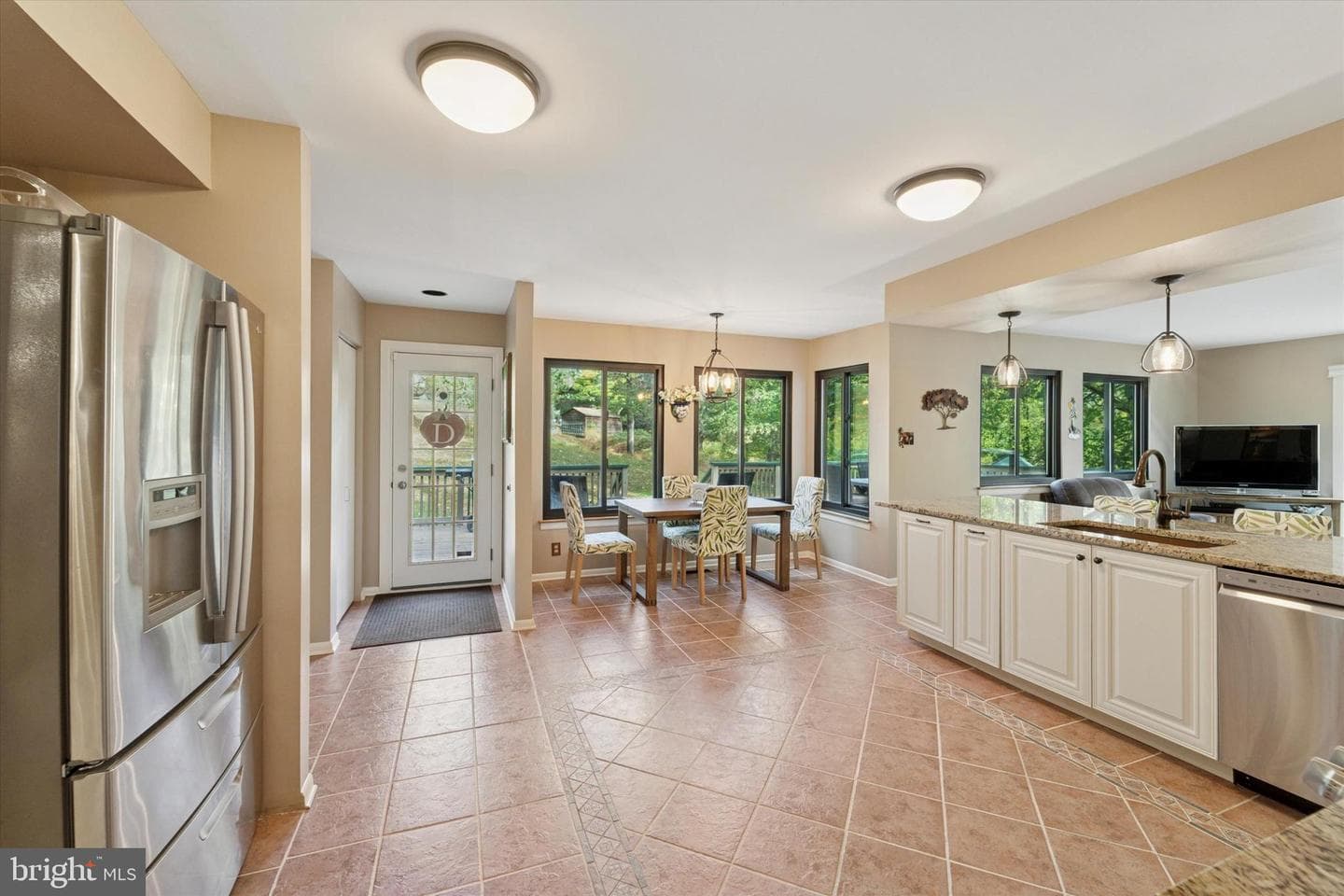 857 Hamilton Drive photo 22