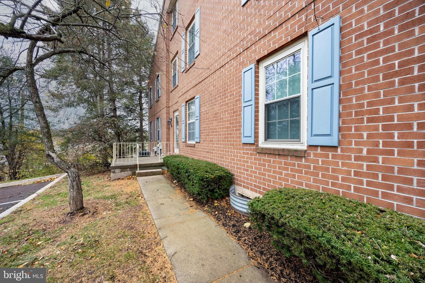 700 Farmington Avenue #40 photo 2