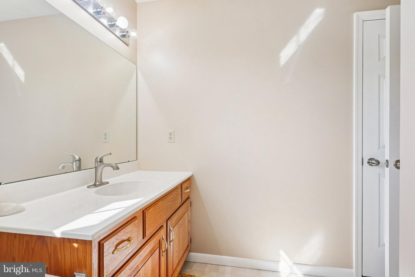 104 Berkshire Lane photo 35