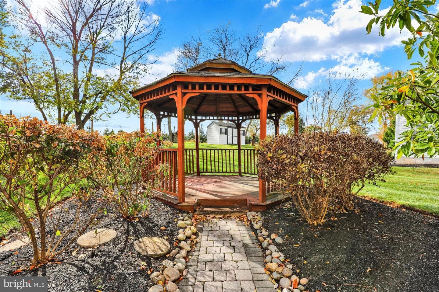 211 Paperbirch Drive photo 11