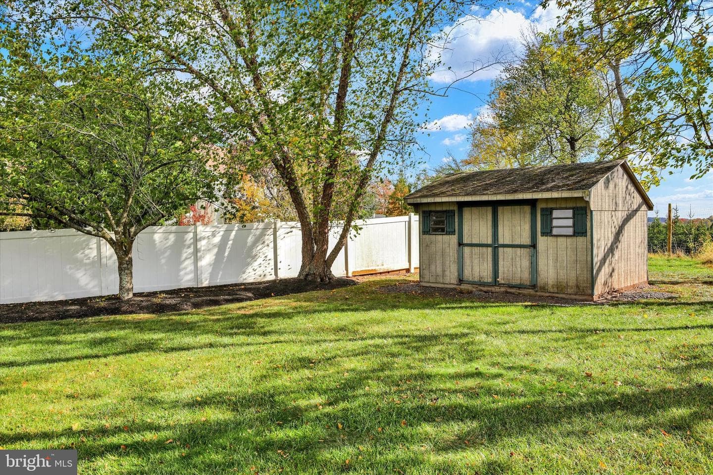 211 Paperbirch Drive photo 45