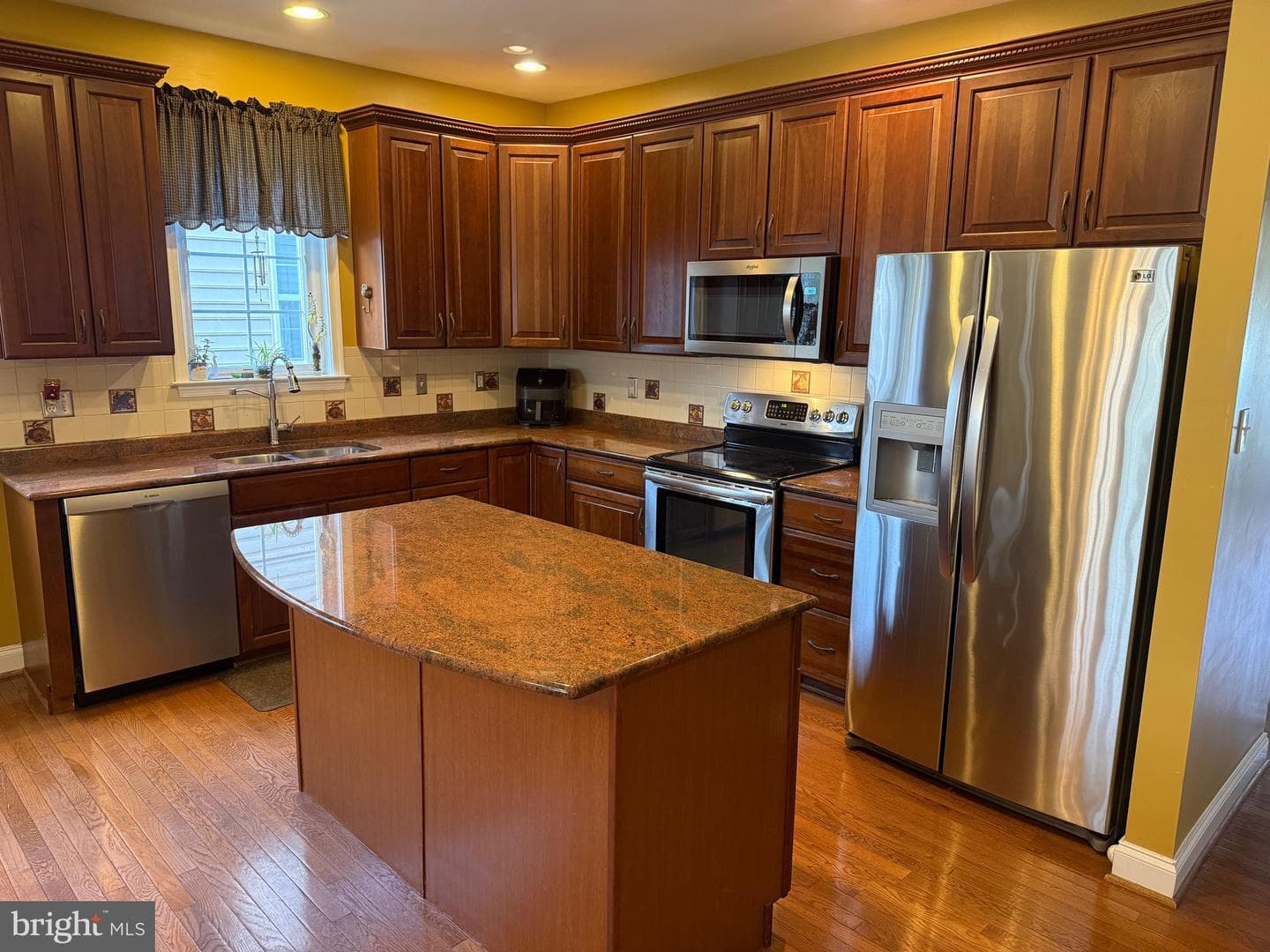 747 Crestview Boulevard photo 13