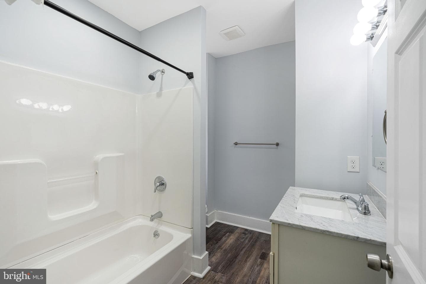 725 W Lafayette Street photo 11