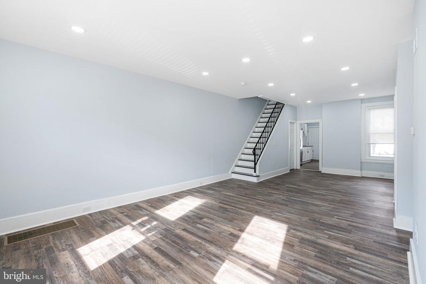 725 W Lafayette Street photo 4